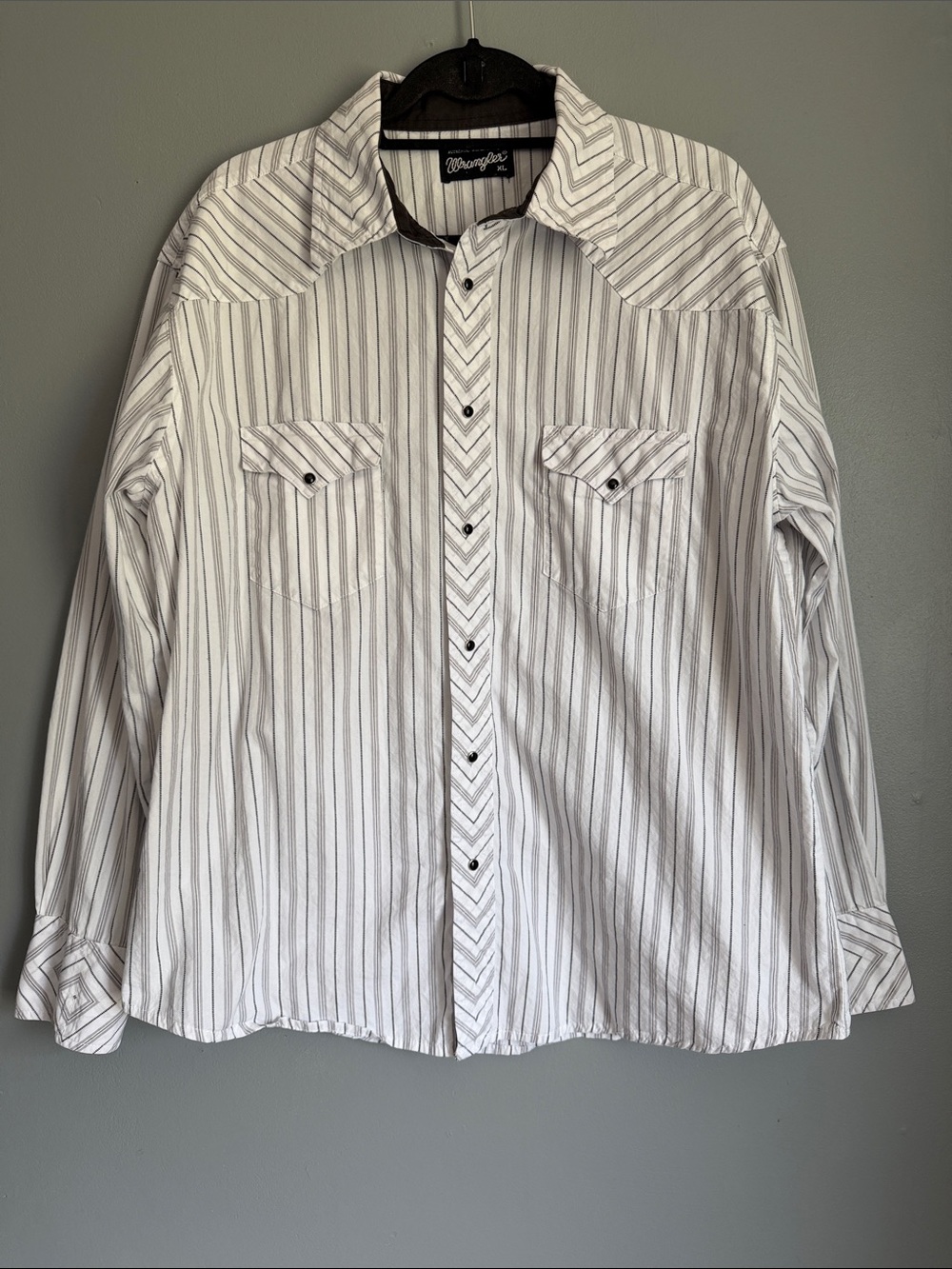 Wrangler Men’s Western Cowboy White Striped Pearl Snap Button-Down Diamond Shirt